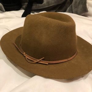 Nine West camel felt hat